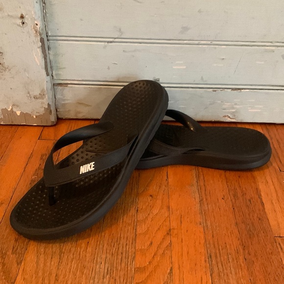 Nike Shoes Womens Nike Solay Thong Flip Flop Sandals Poshmark